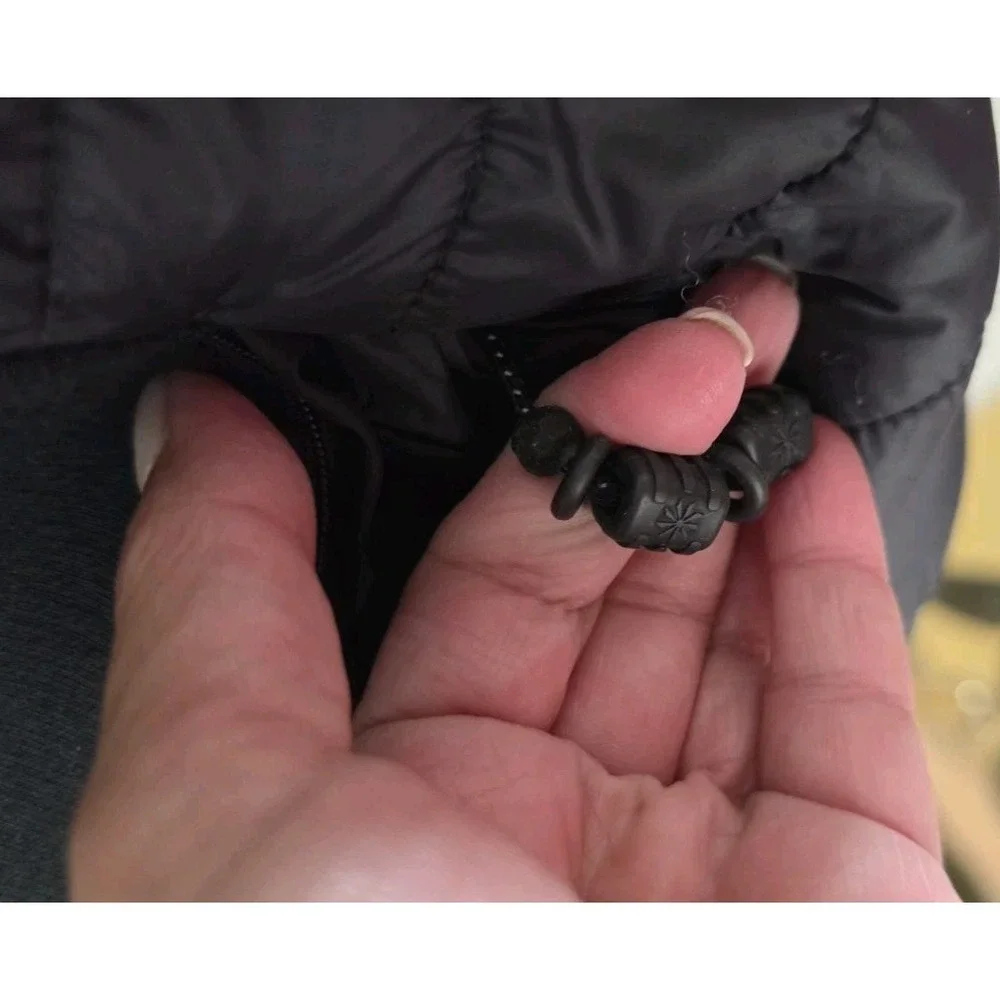 Athleta Girl Black Puffer Jacket Hooded Quilted Back To School XL 14 Thumbholes